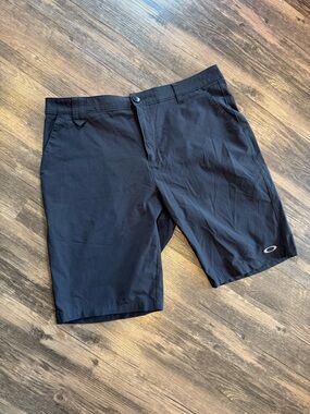 Oakley Men’s Casual Black Shorts Size 36 Pockets